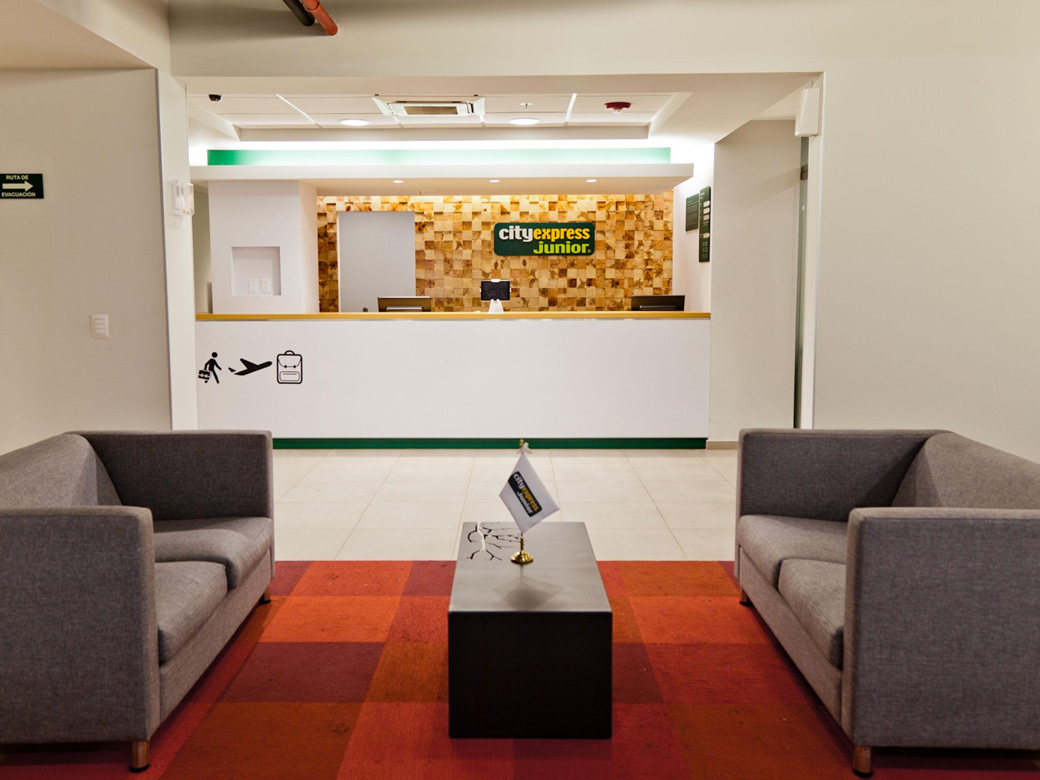 Hotel Express Junior By Marriott Angelopolis 3*