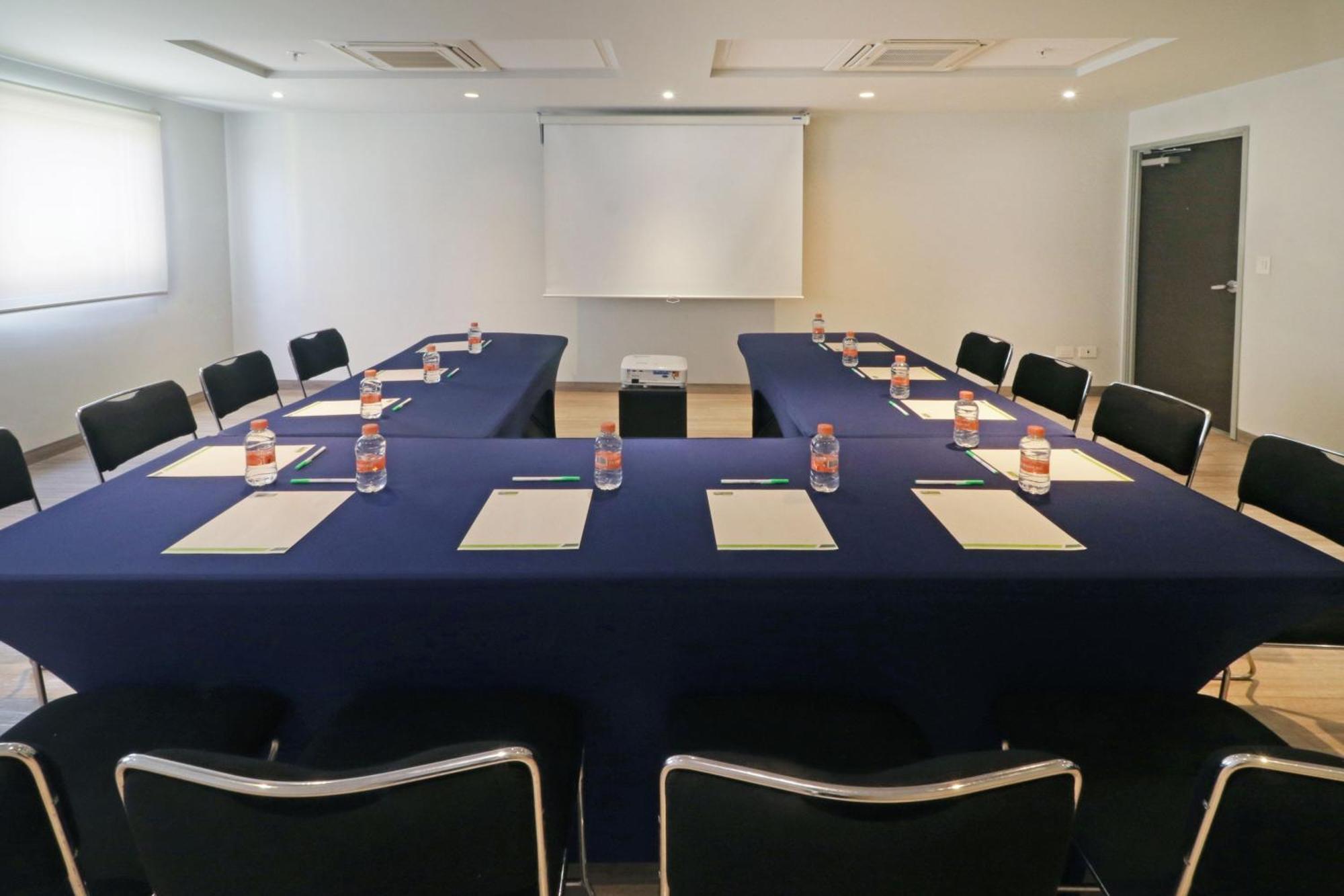 Express Junior By Marriott Angelopolis