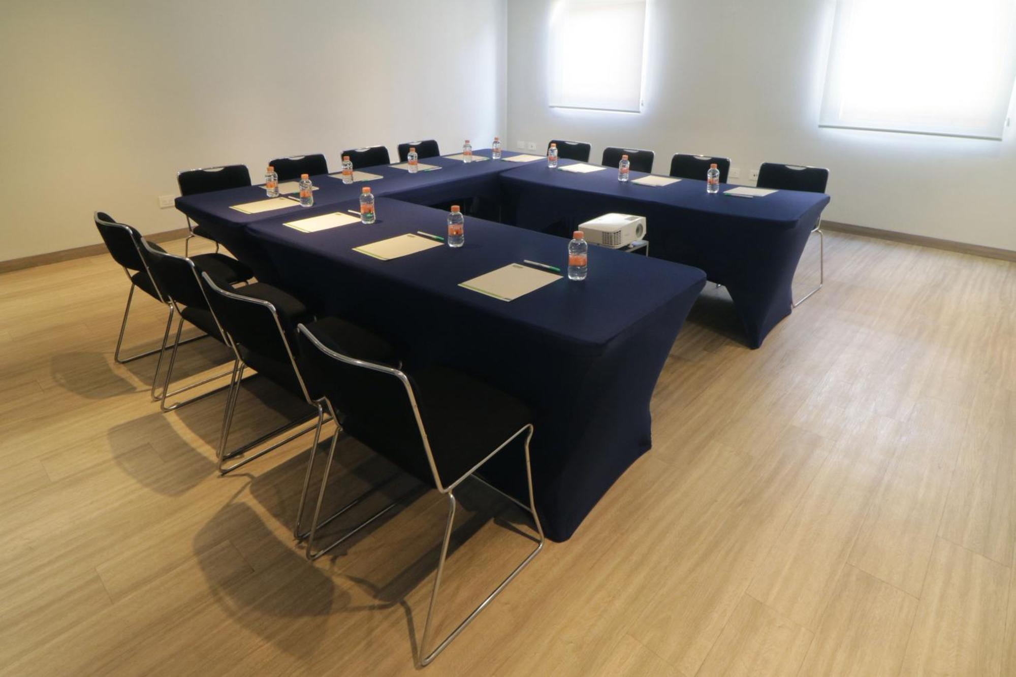 Express Junior By Marriott Angelopolis Hotel