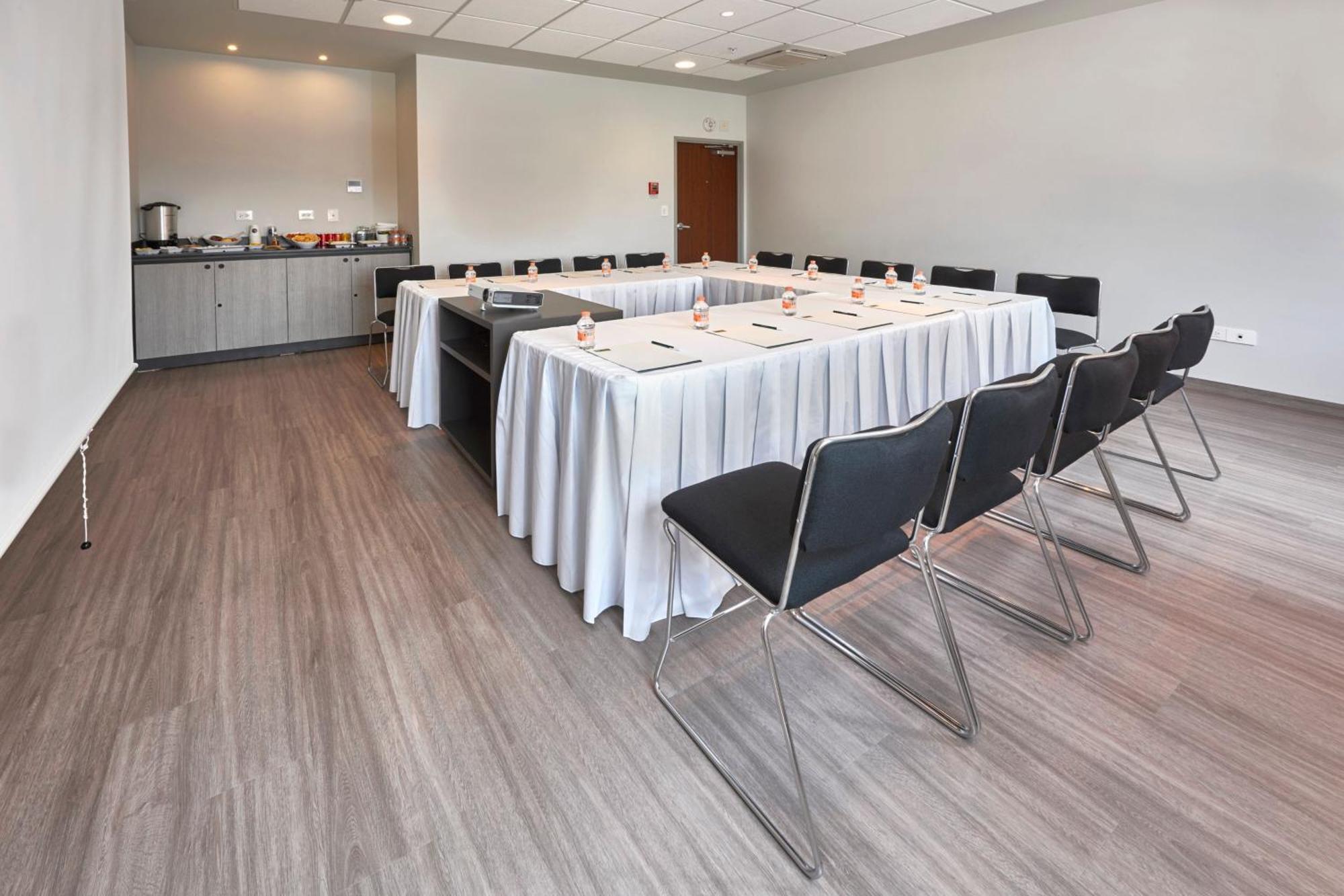 Express Junior By Marriott Angelopolis Hotel Puebla