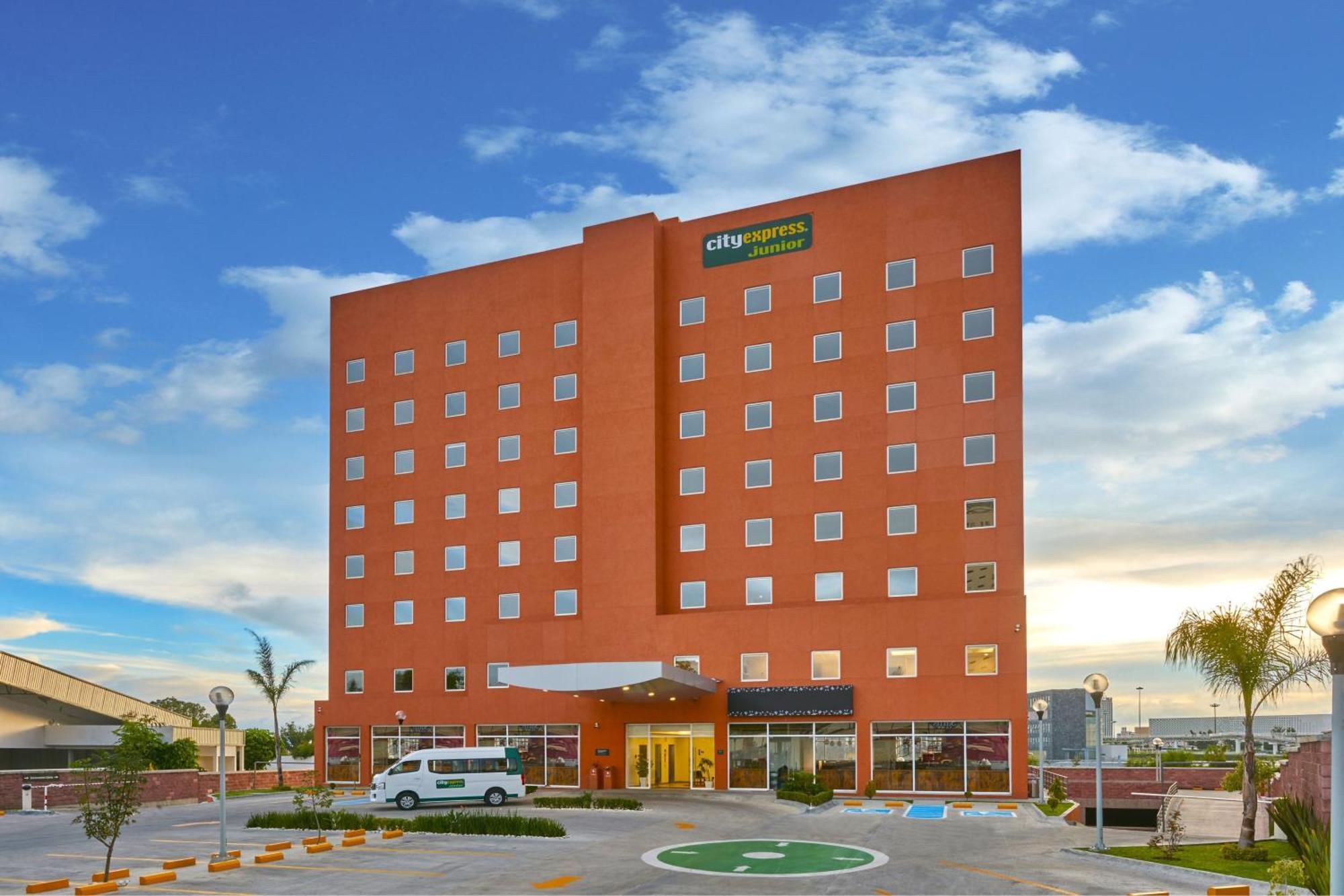 Express Junior By Marriott Angelopolis 3* Puebla