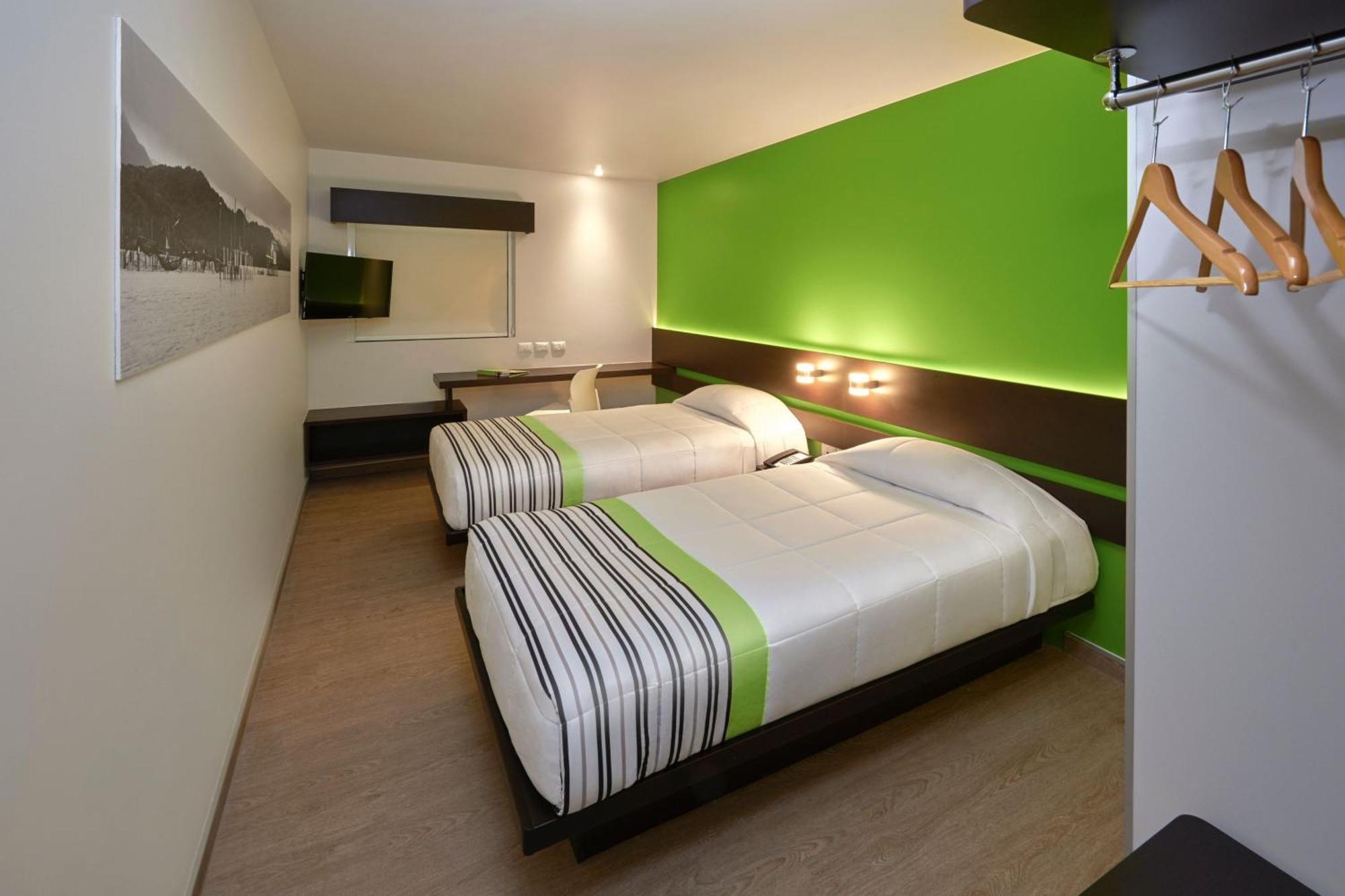 Express Junior By Marriott Angelopolis 3* Puebla