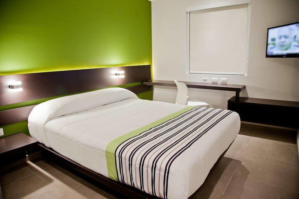 Hotel Express Junior By Marriott Angelopolis 3*