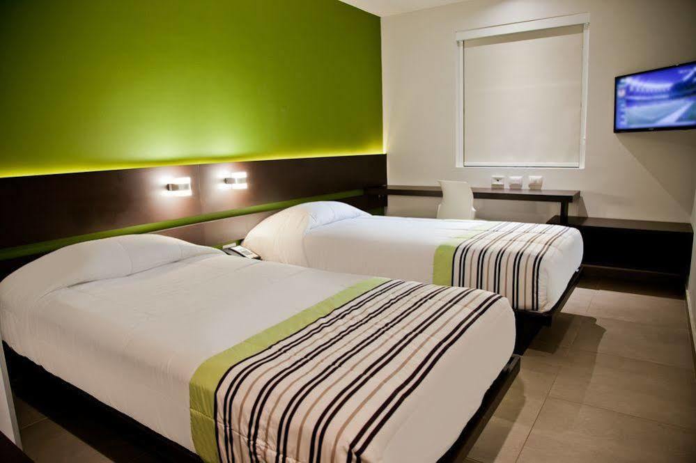 Hotel Express Junior By Marriott Angelopolis 3*